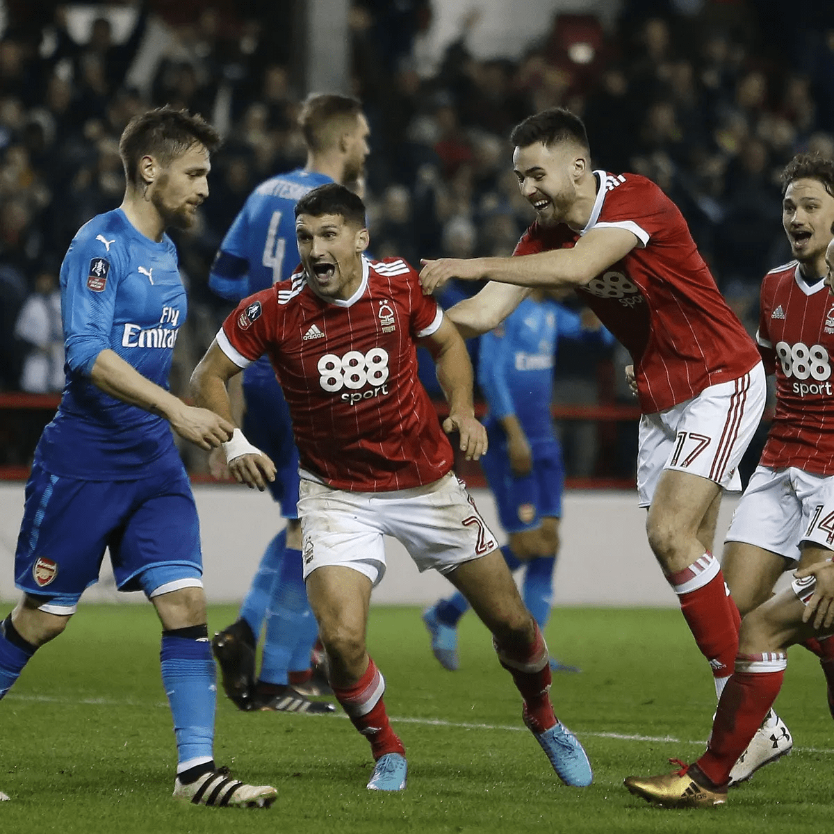 推出球迷体 推出球迷体