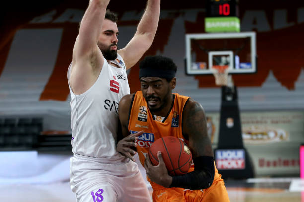 以卓越表现 以卓越表现